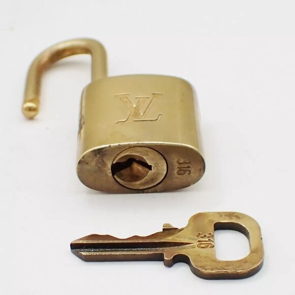 LOUIS VUITTON LV 10 Set Padlock Key Bag Charm Cadena Gold Plated France - Picture 15 of 16